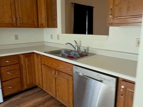 3rd image of 1535 Parkthorne Dr