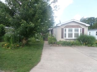 8208 Cloveridge Dr, Erie, PA 16509