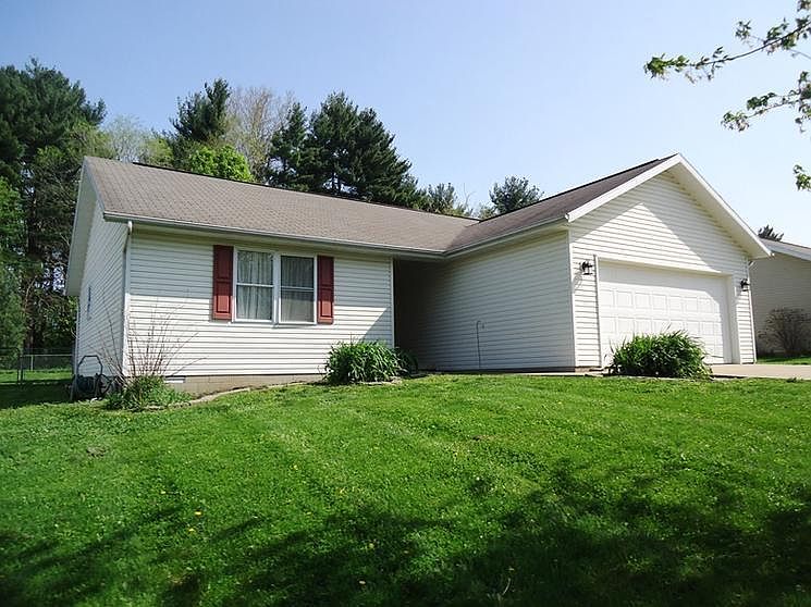 1st image of 327 E Cardinal Glen Dr