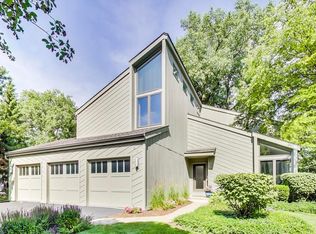 921 S Mitchell Ave, Arlington Heights, IL