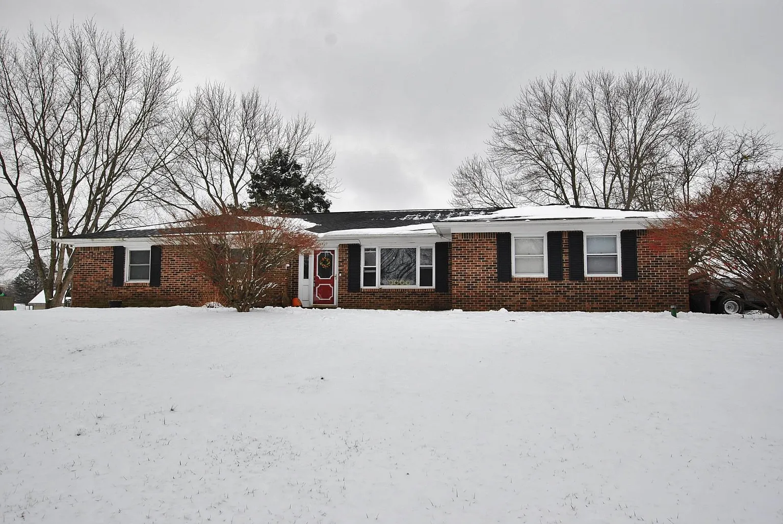4409 Rosewood Dr photo 1