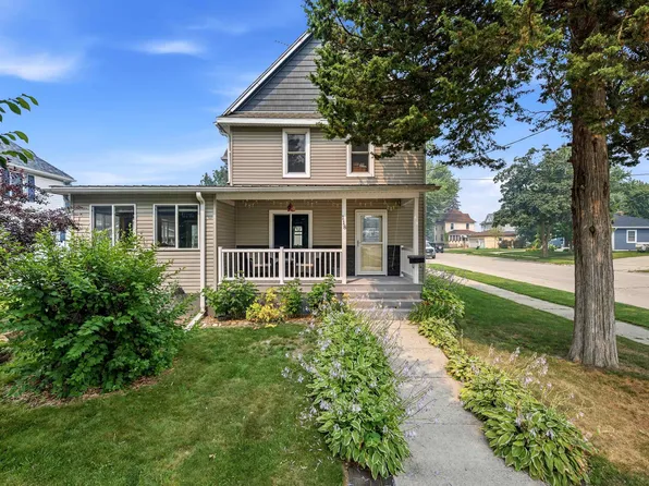 118 Pleasant St, Beaver Dam, WI 53916