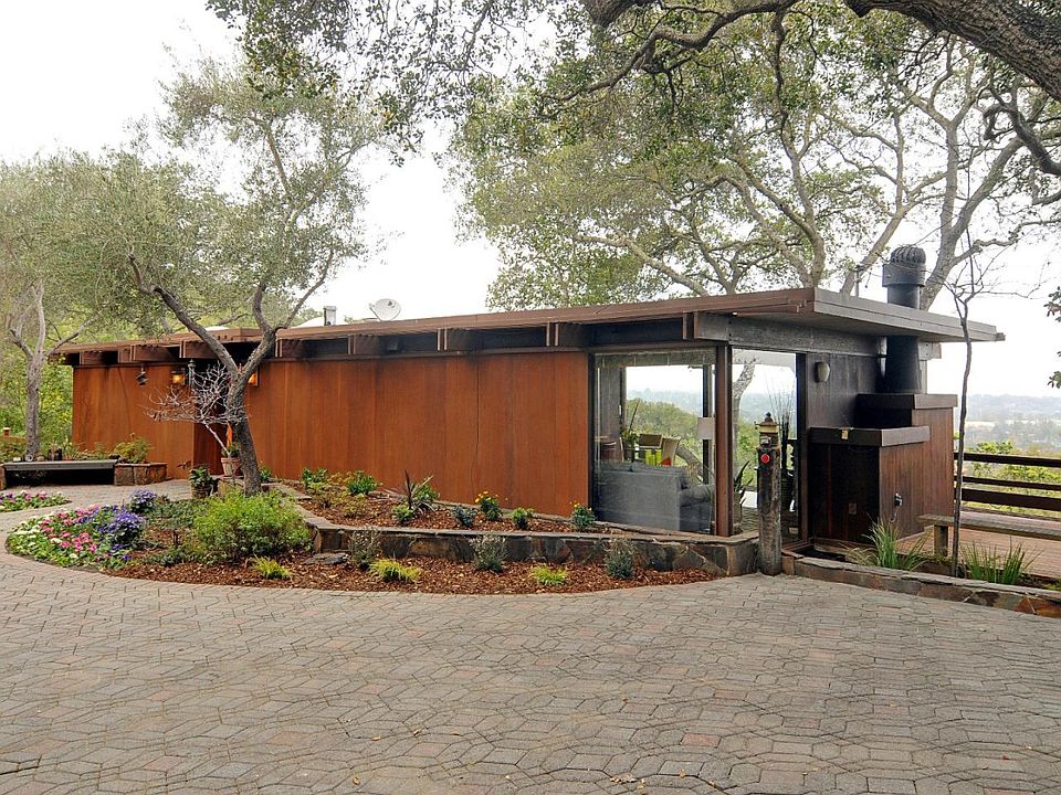 1st image of 17177 Crescent Dr