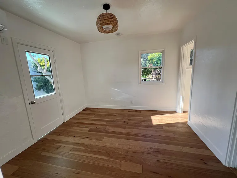 1134 N Coronado St #1/2 — Photo 5