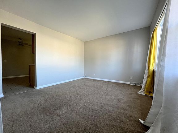 5th image of 5807 W 89th St
