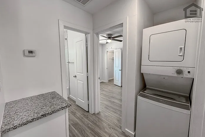 1342 E Willetta St #6 — Photo 12