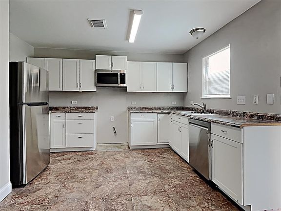 5th image of 18123 Valebluff Ln