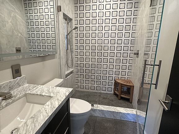 5th image of 245 Higuera St #200