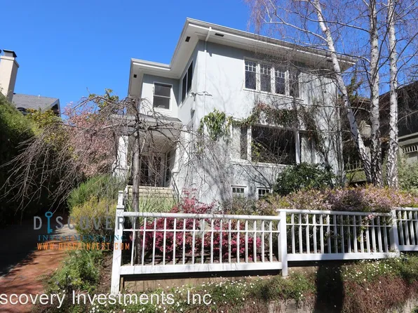 77 Plaza Dr, Berkeley, CA 94705