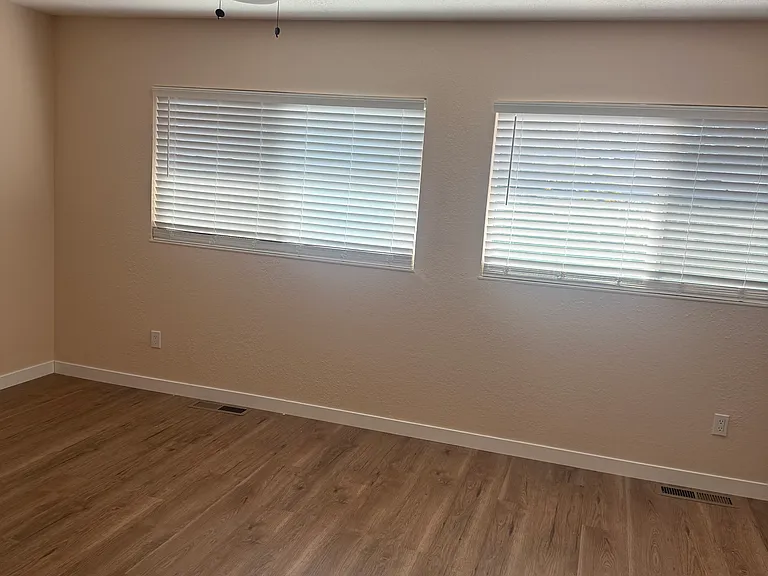 1315 Gillpepper Ln — Photo 4