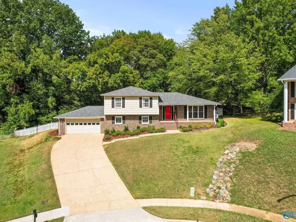 7802 Shadow Bend Dr SE, Huntsville, AL 35802
