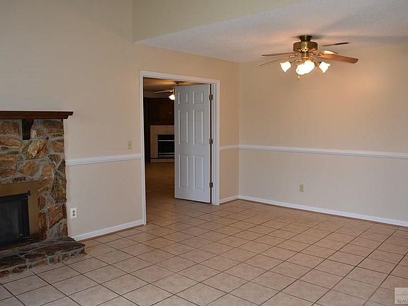 3rd image of 5830 Lost Creek Dr