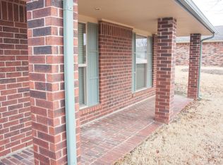 2001 Dena Dr, Edmond, OK 73003