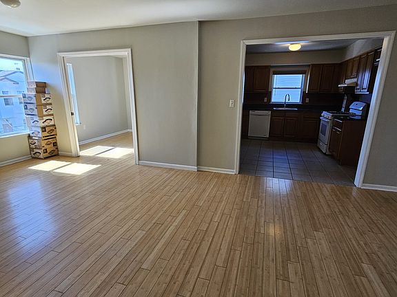2nd image of 17 Willoughby St Floor 2