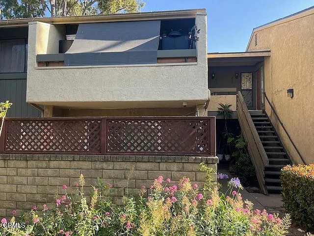 221 Rosewood St — Photo 4