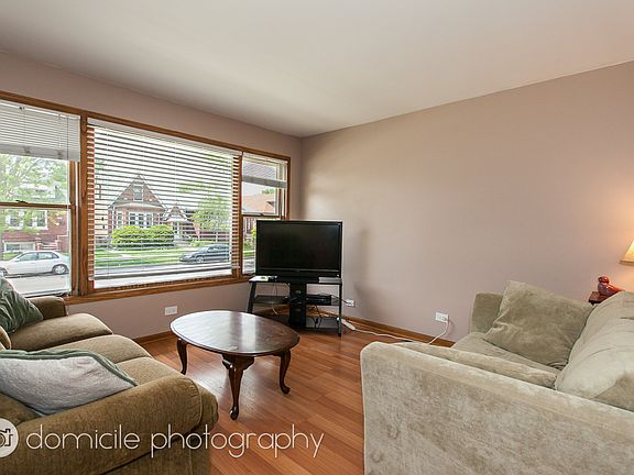 3rd image of 4121 N Menard Ave