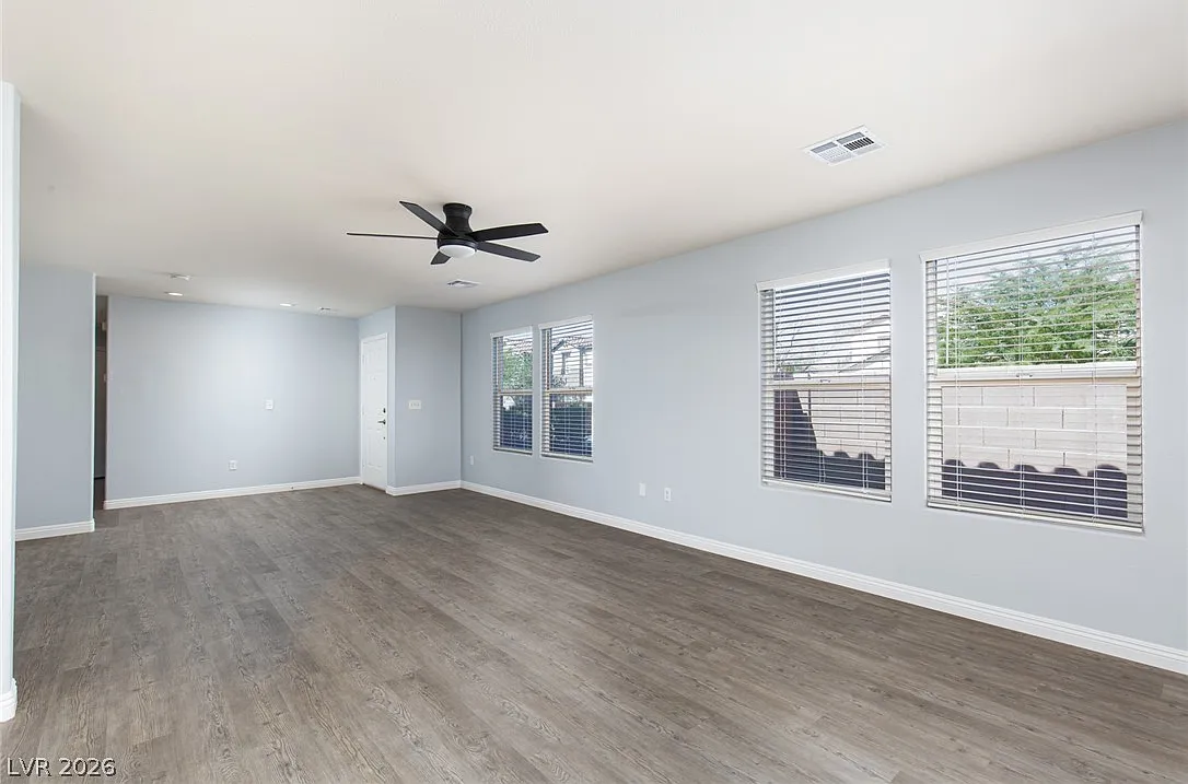 3 bed, 2.0 bath, 1389 sqft, $2,150 — Photo 4