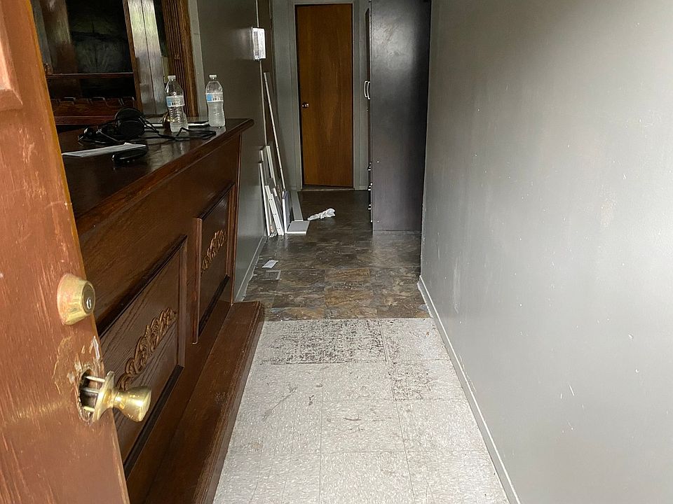 1st image of 933 E 93rd St #2