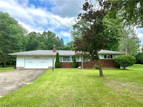 459 Willow Dr SE, Warren, OH 44484