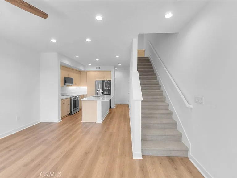 149 N 1st Ave — Photo 16