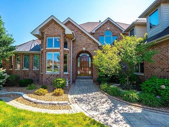 2nd image of 9433 Highland Ct