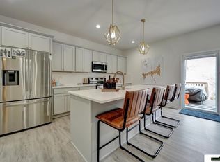 6200 Franciscan Dr, Lincoln, NE 68526