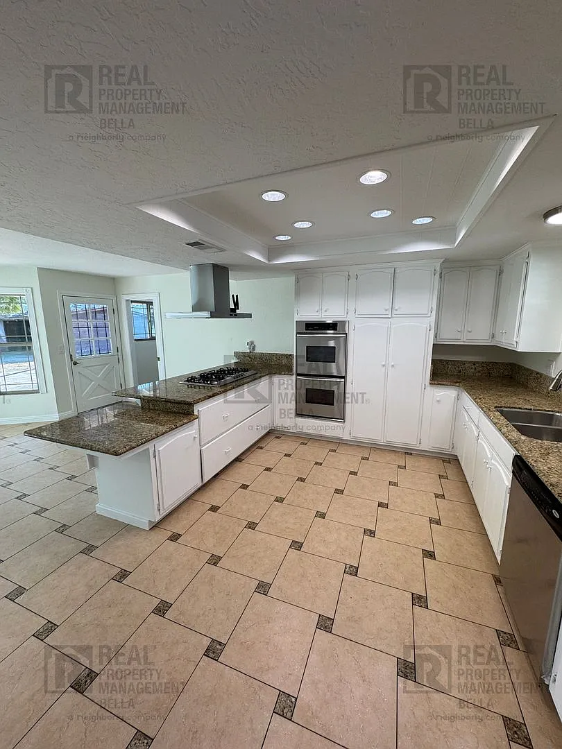 Building Photo - 30955 De Portola Rd