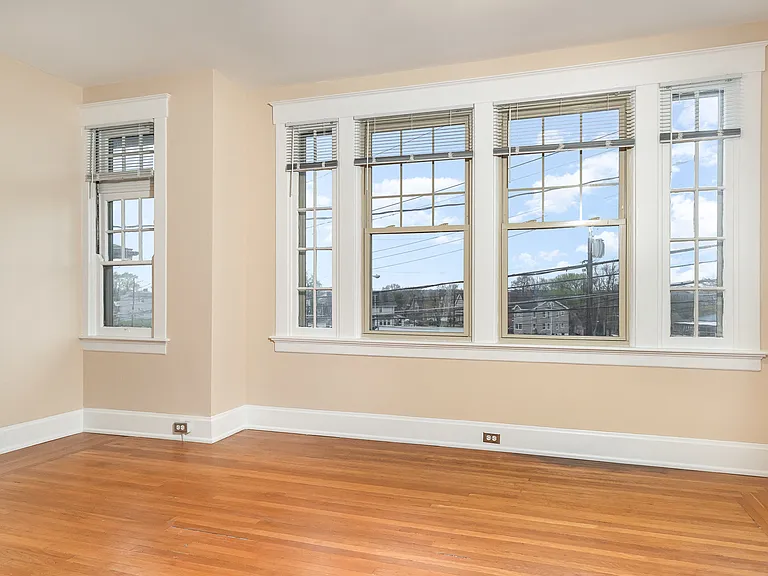 5248 Montgomery Rd — Photo 9