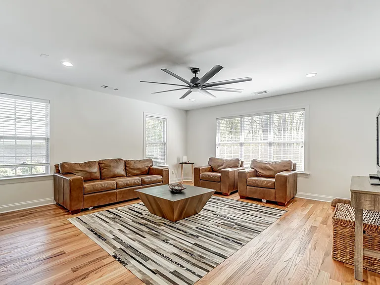1024 Patricians Ln — Photo 46