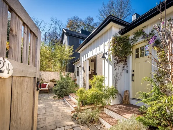 24 Jamaica St, Jamaica Plain, MA 02130