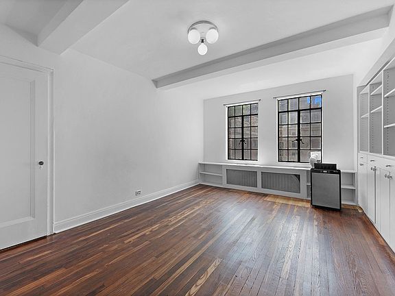 2nd image of 320 E 42nd St APT 1013