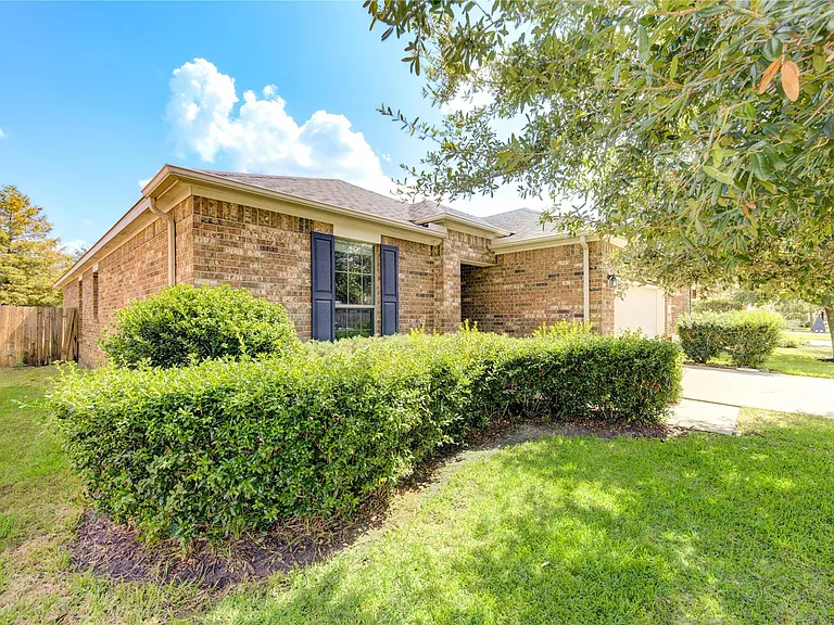 5318 Hickory Harvest Dr — Photo 2
