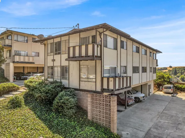 8054 Greenridge Dr, Oakland, CA 94605