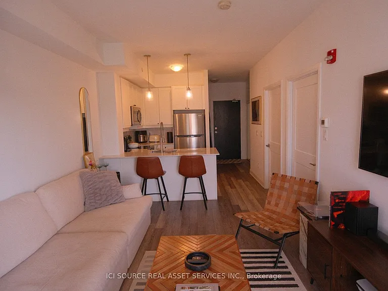 50 Lakebreeze Dr #421 — Photo 7