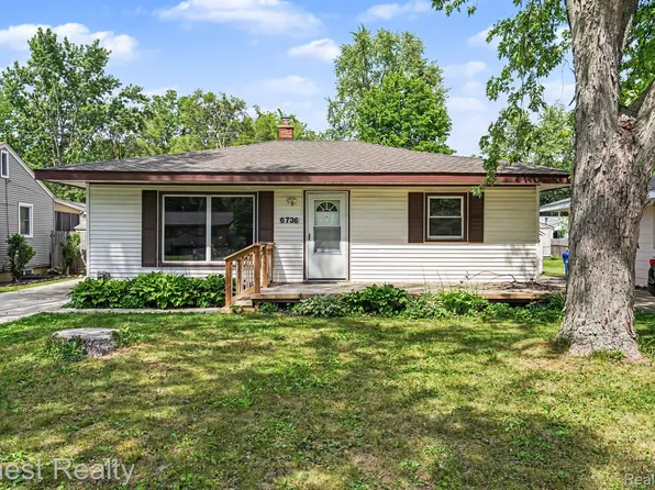 6736 Cloverton Dr, Waterford, MI 48329
