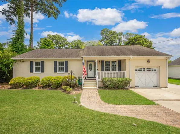 2329 Drum Creek Rd, Chesapeake, VA 23321