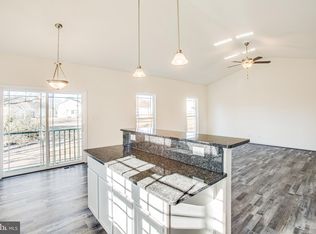 104 Ridgeway St, Fredericksburg, VA 22401