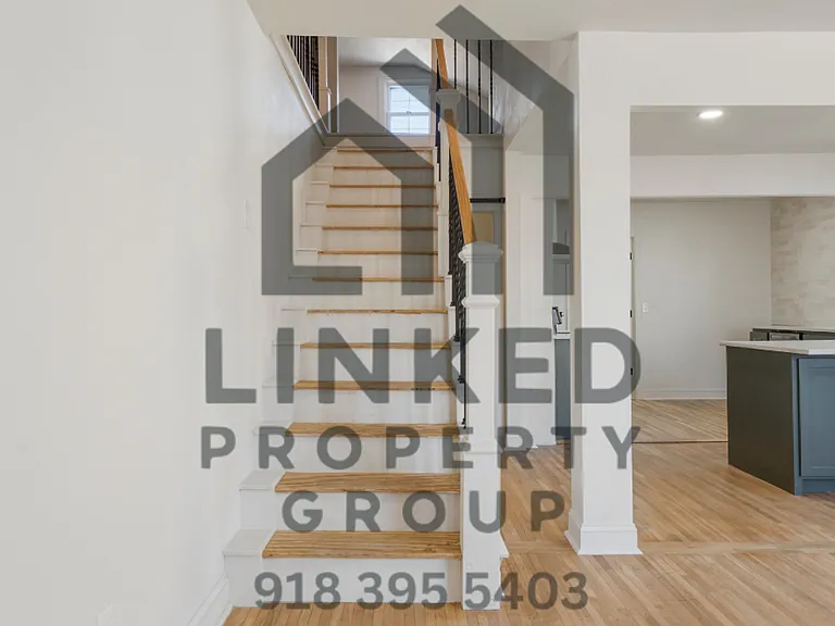 1338 S Florence Ave — Photo 9