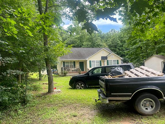 3rd image of 2610 Riddle Rd