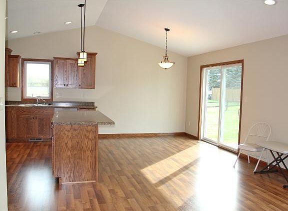 3rd image of 740 Cannon Ct