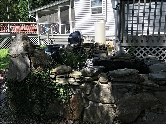 5th image of 2611 Haig St