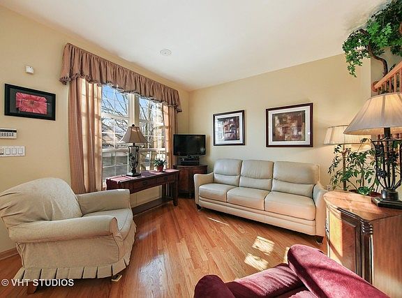 3rd image of 510 Hanley Ln