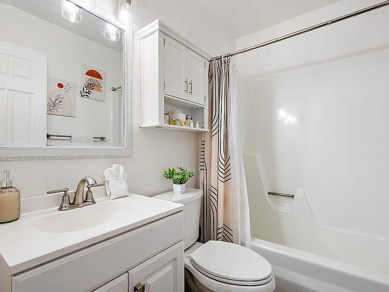 2802 N Pennington Dr — Photo 15