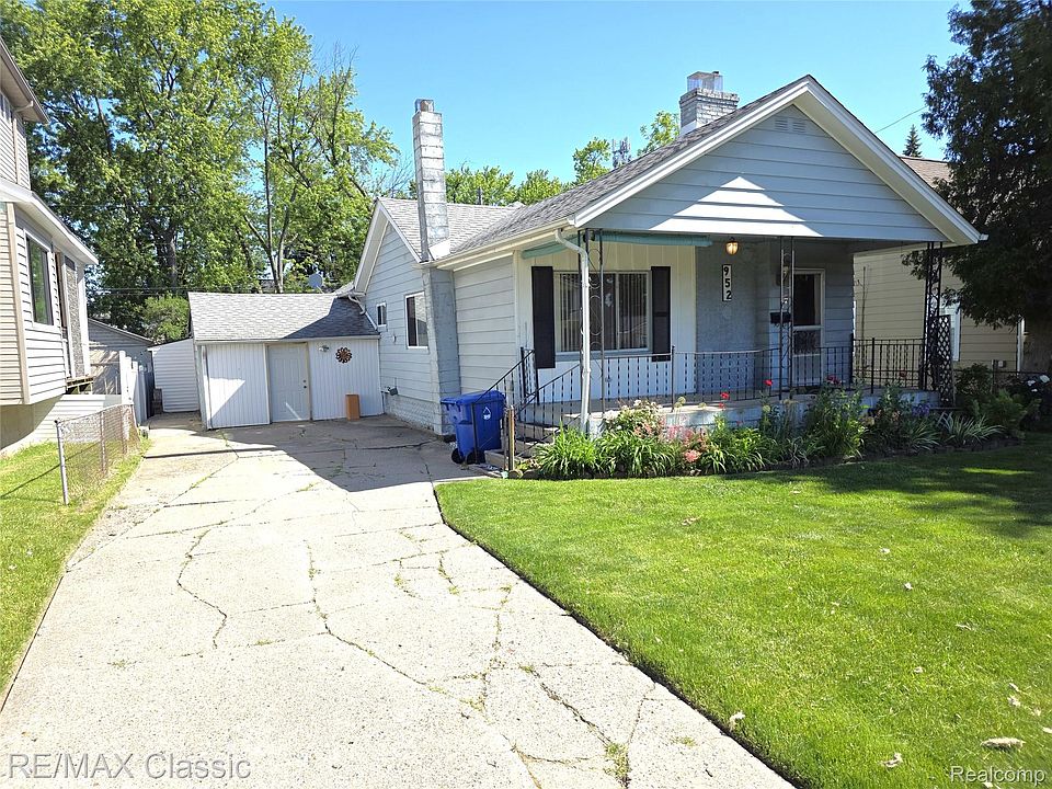 1st image of 952 Lakeview Ave