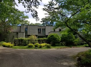 69 Woodley Rd, Winnetka, IL 60093