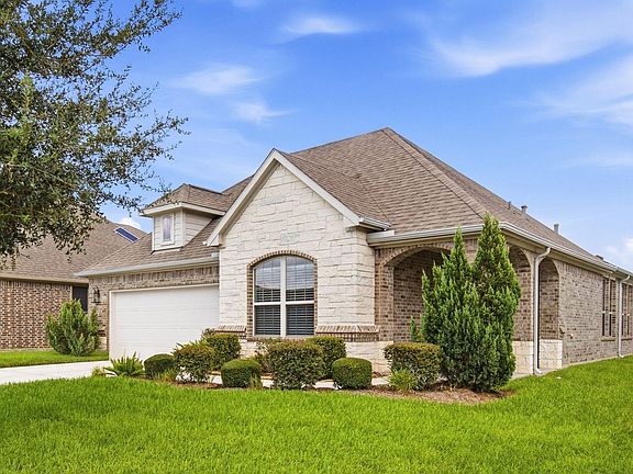 3rd image of 5638 Fountain Villas Way