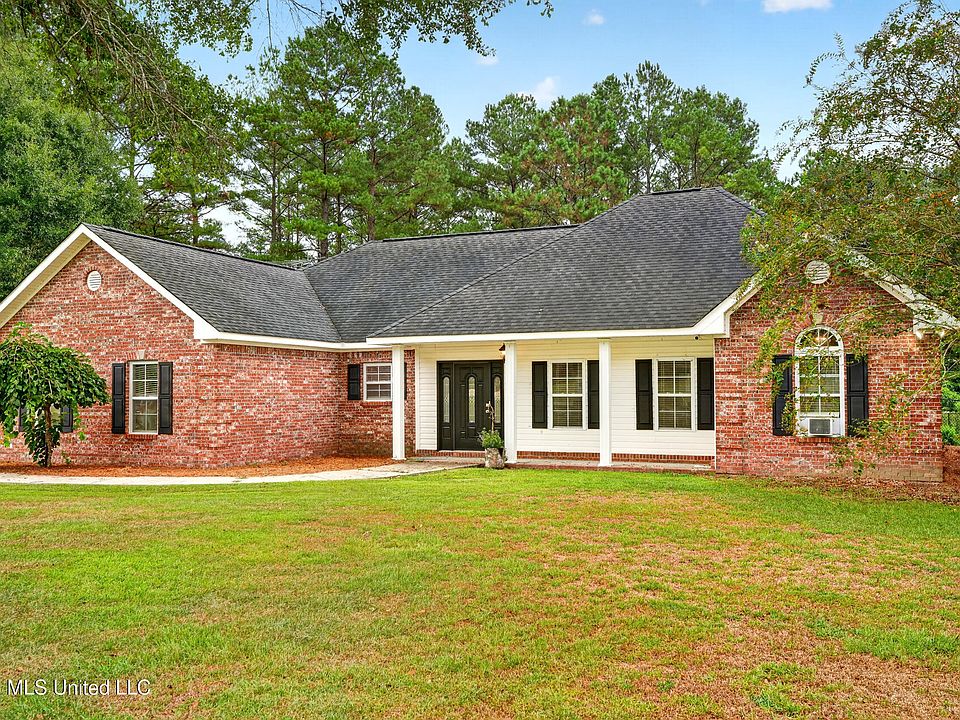 1st image of 23 Oakwood Ln