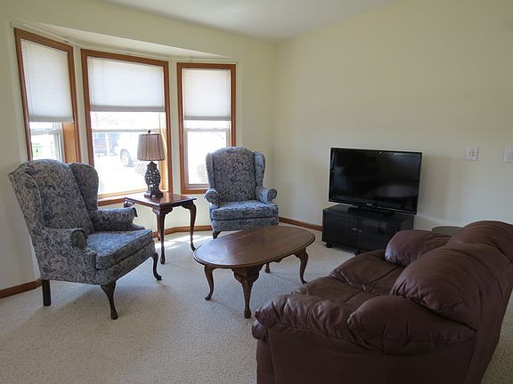 3rd image of 3500 Blue Heron Cir