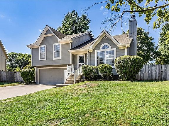2nd image of 3629 NW Pier Ct