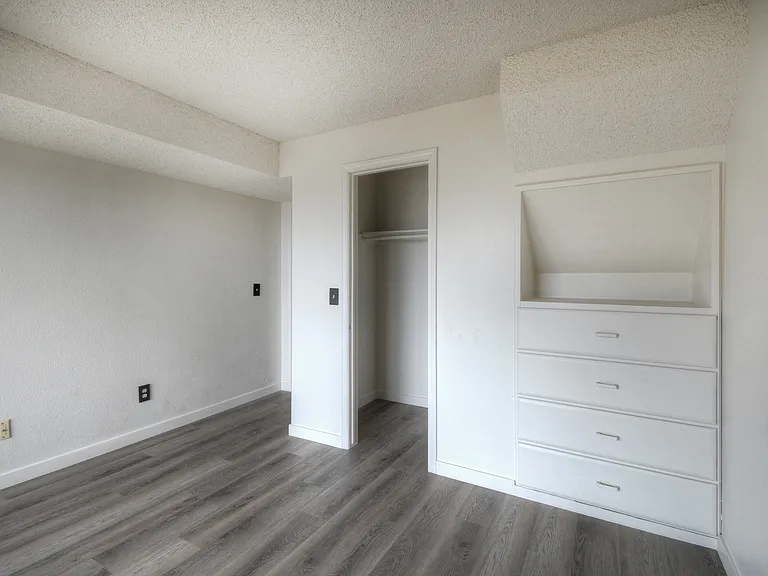 307 Brook St — Photo 11